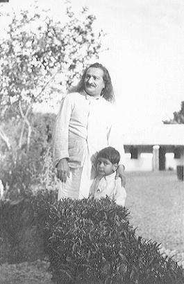 Baba med unge Jangoo, 1940
