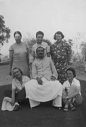 Norina, Kitty, ukjent, Elizabeth, Rano og Baba, 1939